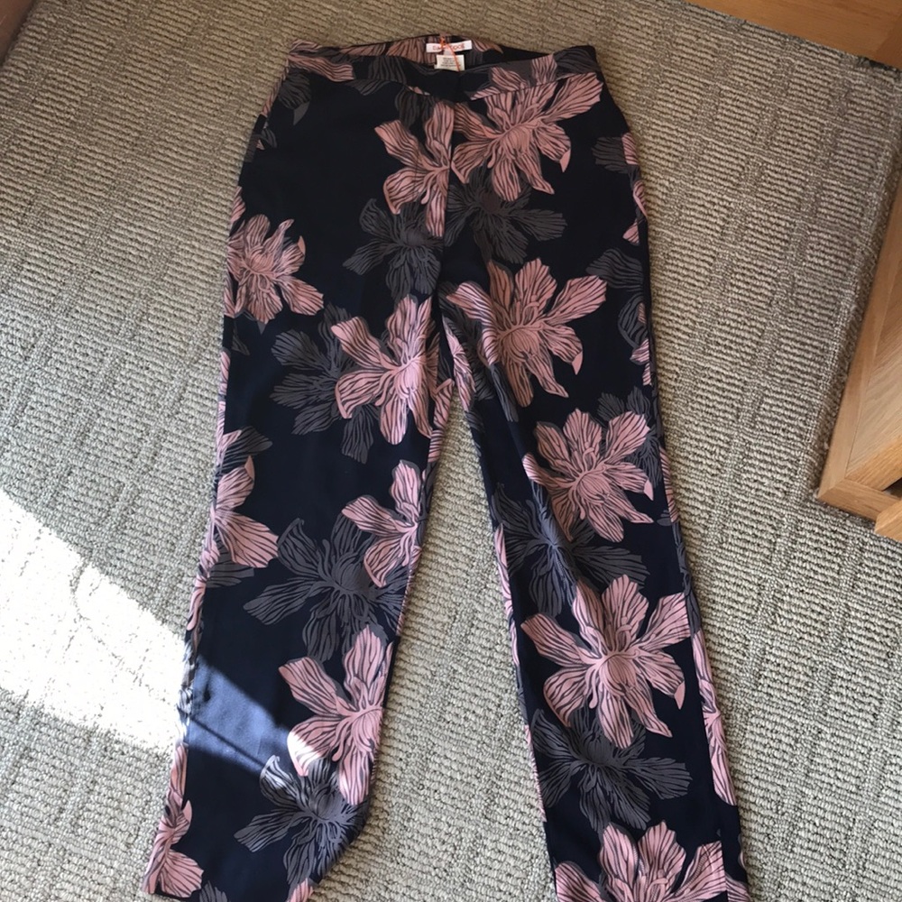 NWT Daily look silky floral pants